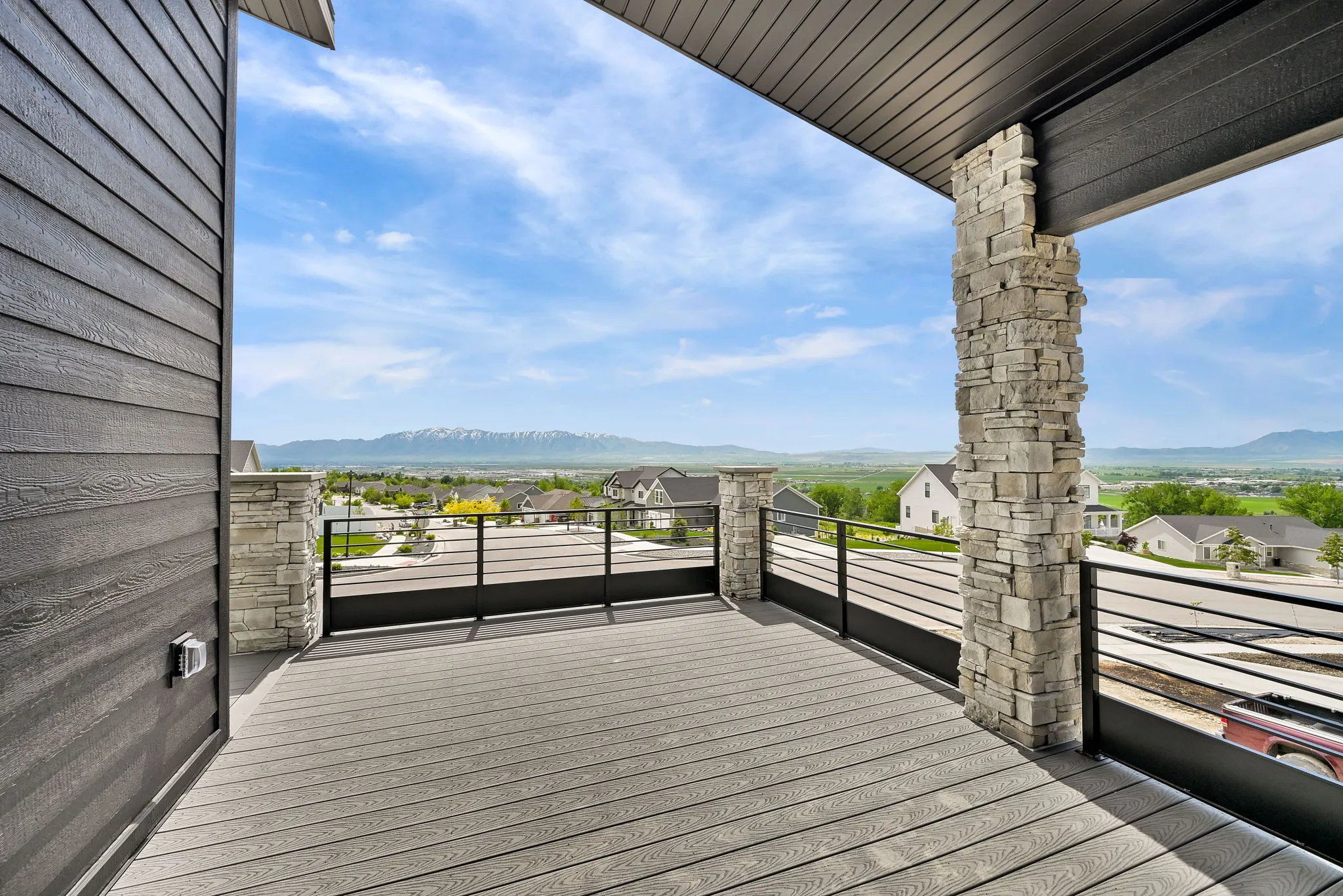 Pinnacle_Exterior4